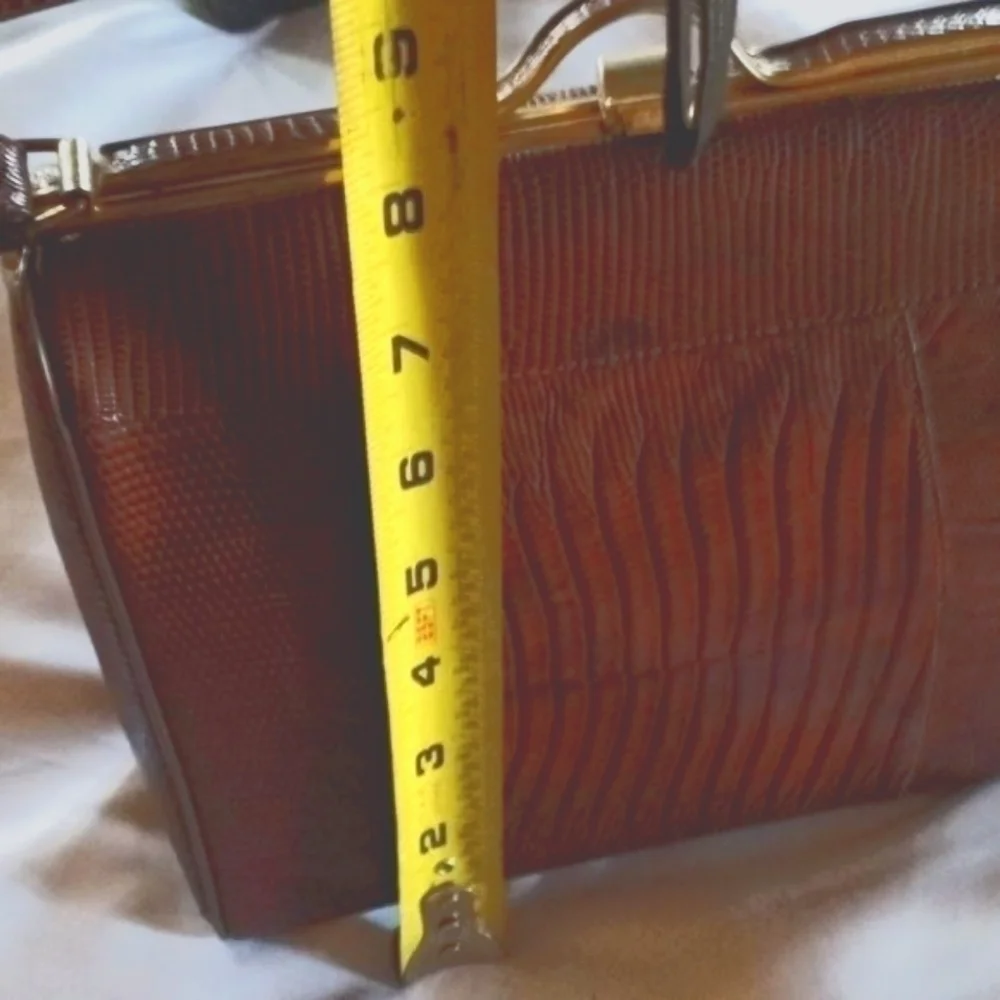 VINTAGE Leather Bag 🛍️